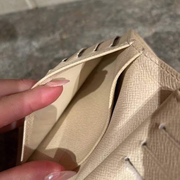 Louis Vuitton wallet - Picture 7 of 11